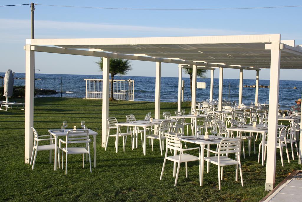 Agriturismo Frontemare ジュリアノーヴァ エクステリア 写真