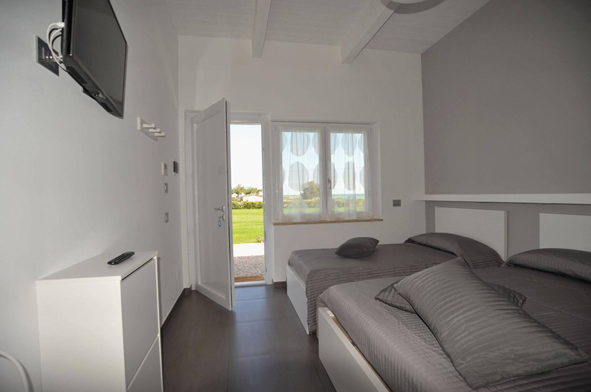 Agriturismo Frontemare ジュリアノーヴァ エクステリア 写真